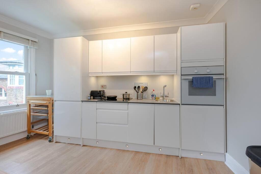 Cosy 2 Bed In Kensington Olympia Daire Londra Dış mekan fotoğraf